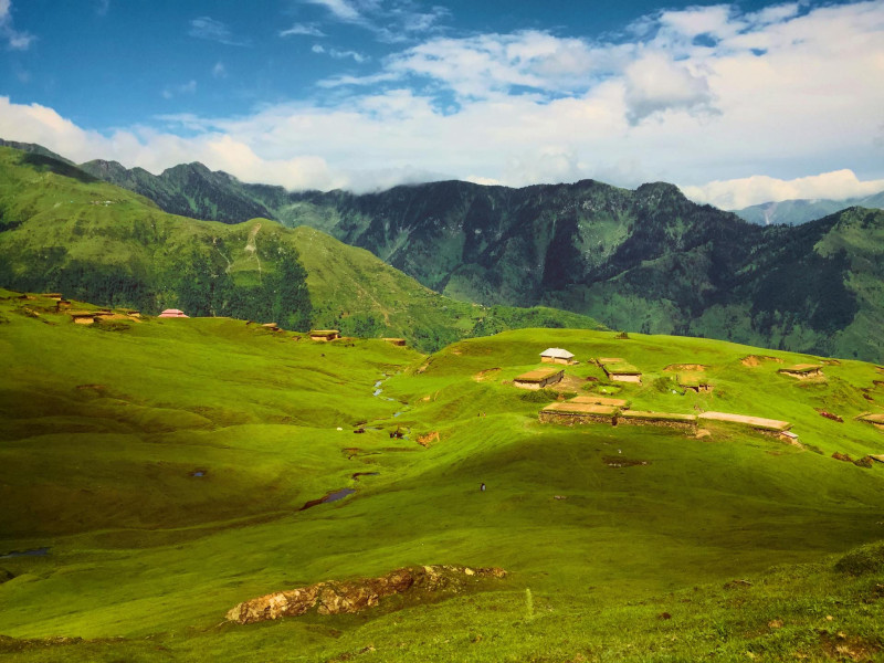 Summer In Kashmir - 6 Days &amp;  5 Nights