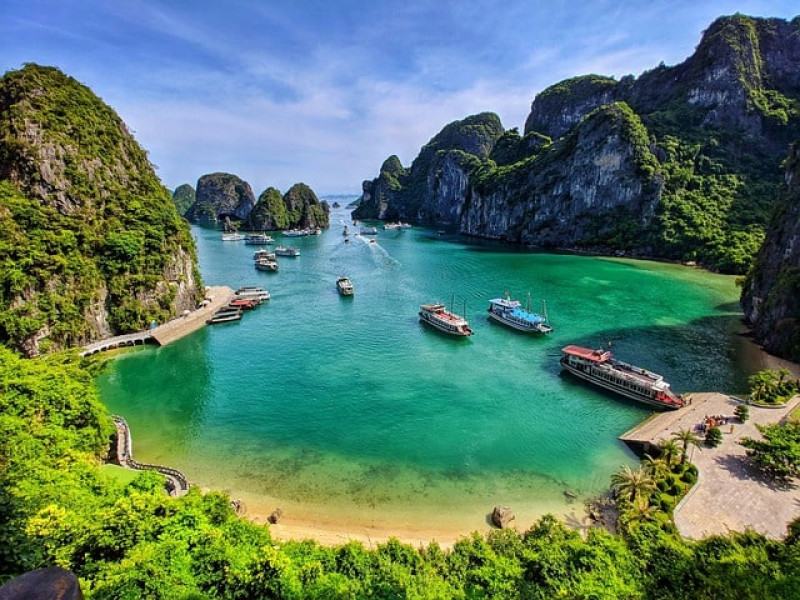 Halong Bay Escape: A Vietnamese Cruise Getaway - 6 Nights &amp; 7 Days